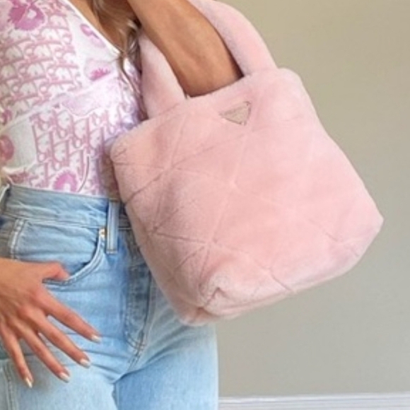 Authentic Prada Brand New Top Handle Tote Bag Teddy/ Sherpa Charcoal Grey GWP - Picture 8 of 8